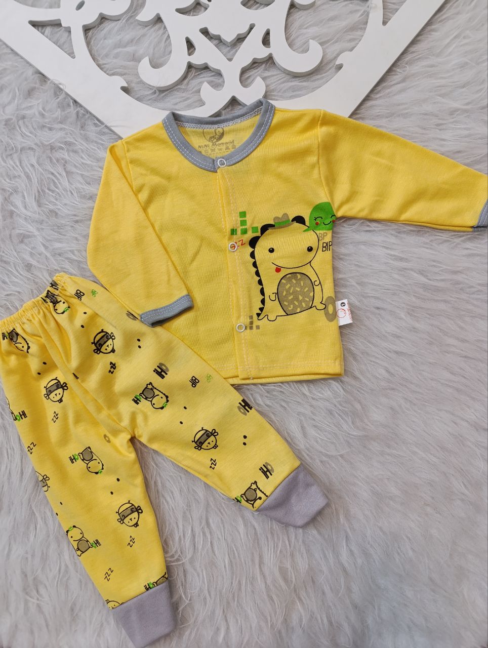 لباس نوزادی سیسمونی نوزاد.