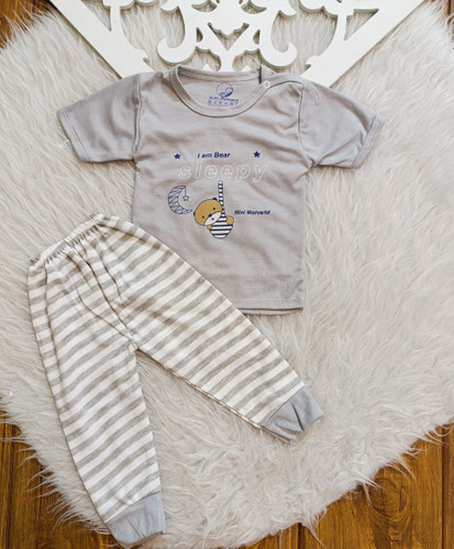 استین کوتاه و شلوار نوزادی.