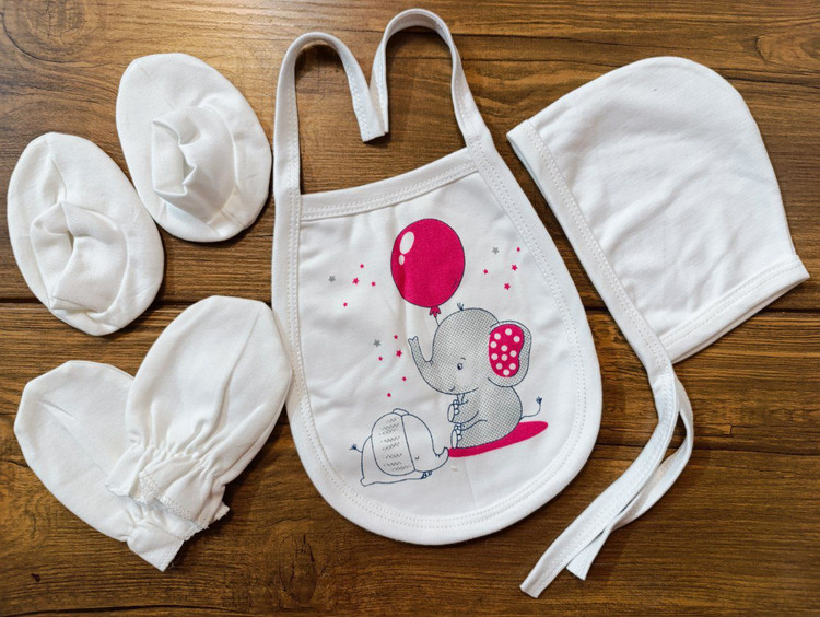 ست پیش بند و دستکش نوزادی