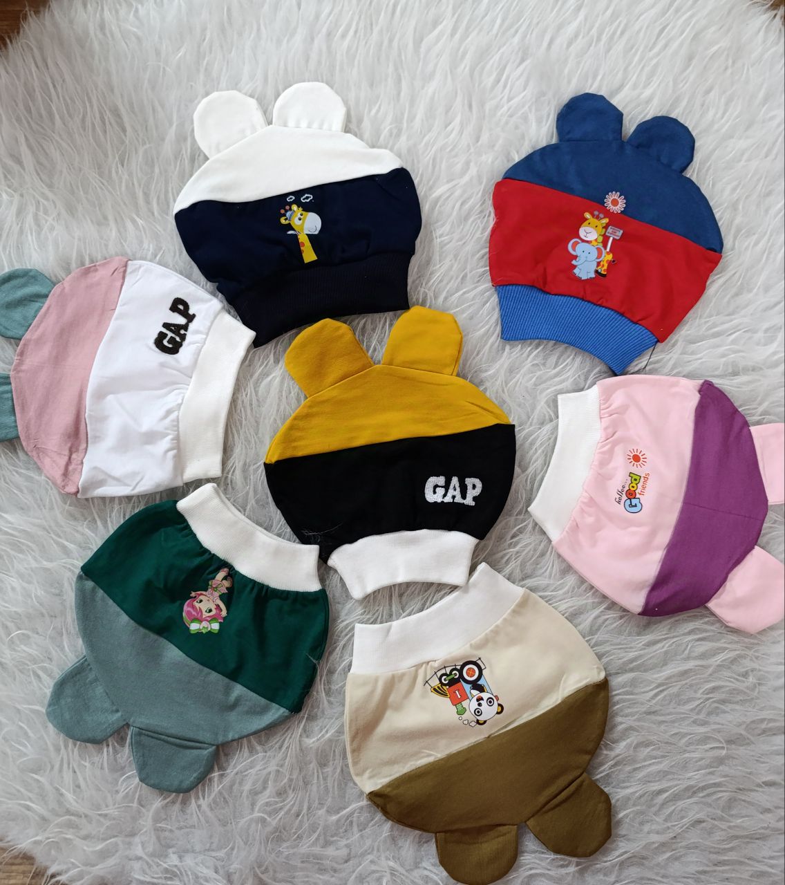 کلاه گوشدار نوزاد